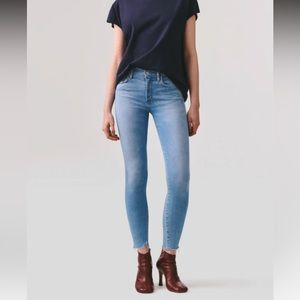AGOLDE Sophie Mid Rise Skinny Jean in Facet Size 27